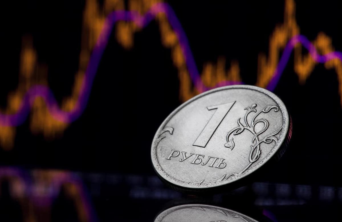 Rossiya rubli dunyoning ikkinchi raqamli eng beqaror valutasi deb topildi