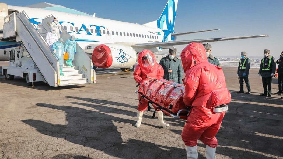 Фото: Олмаотада «коронавирус юқтирган бемор»ни кутиб олишга тайёргарлик тадбири ўтказилди