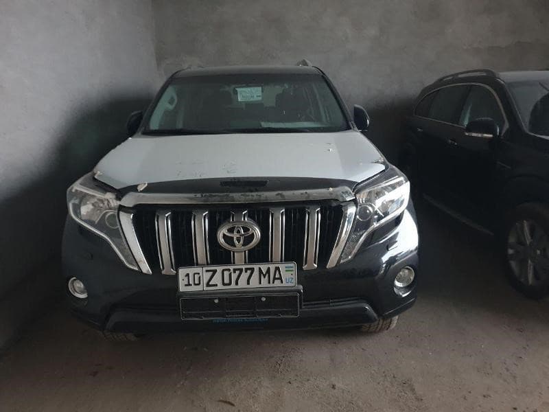 Ahmadboy Tursunboyevga tegishli mulklar savdosi: Ikki avtomobil va bir uy sotildi. Qolgan mulklar qayta auksionga chiqariladi