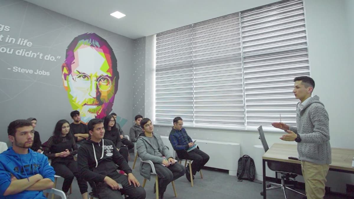 Uzcard – ИНҲА Университети қошидаги “Co-Learning Center”нинг бош ҳомийси