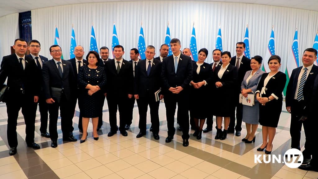 «Milliy tiklanish» o‘z deputatlari uchun yordamchilarni ishga olmoqda