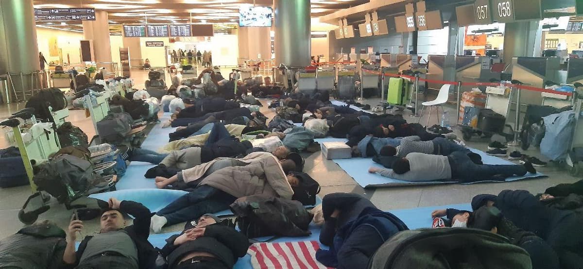 Xalqaro aeroportlarda qolish koronavirusni yuqtirish xavfini oshiradi – Transport vazirligi