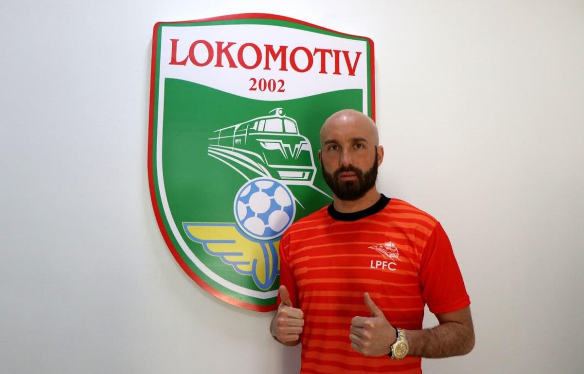 Вадим Афонин «Локомотив»га ўтди