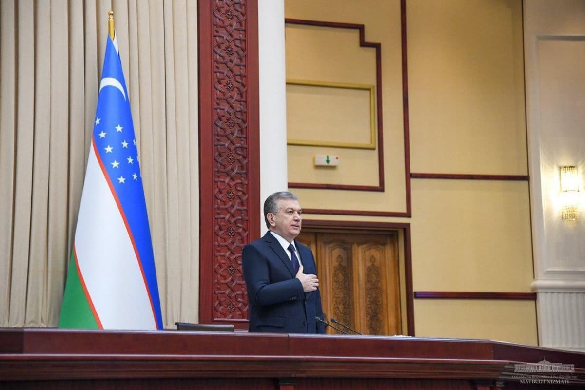 «Eng katta unvon – xalq ishonchi» - Shavkat Mirziyoyev deputatning unvon haqidagi taklifini rad etdi