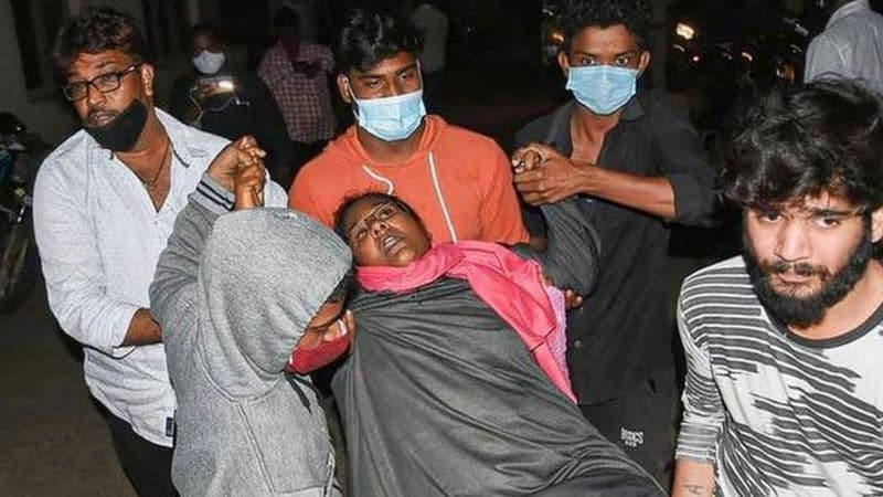 Hindistonda yuzlab kishilar noma'lum kasallikka chalindi. Bir kishi vafot etgan