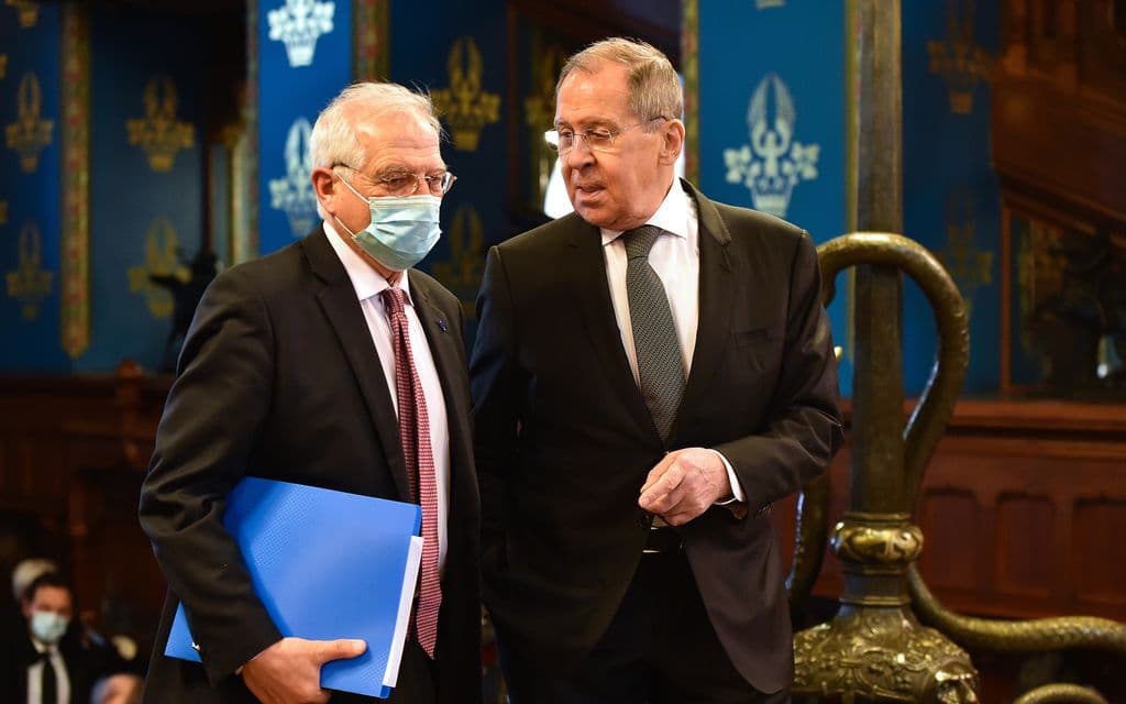 Yevrodeputatlar Moskvaga borib kelgan YeI tashqi ishlar vazirining iste'fosini talab qilishdi