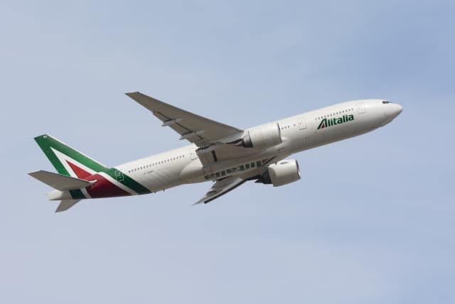 Italiya Yevropa davlatlaridan birinchi bo‘lib AQSh bilan aviaaloqani tiklaydi
