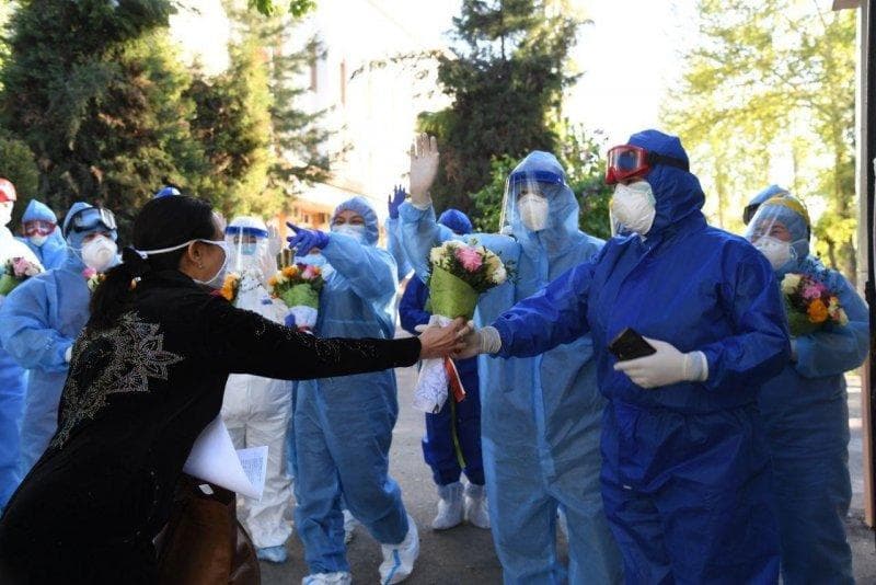 Tuzalgan bemorlarni 14 kunlik reabilitatsiyaga kuzatish amaliyoti to‘xtatildi. Vazirlik izoh berdi