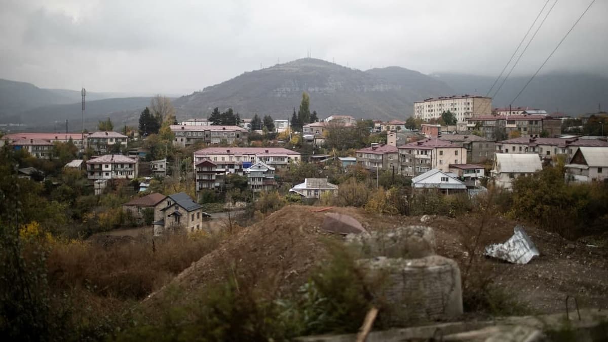 Ozarboyjonlik harbiylar Tog‘li Qorabog‘ poytaxtiga yaqinlashib qolgani ma'lum qilindi
