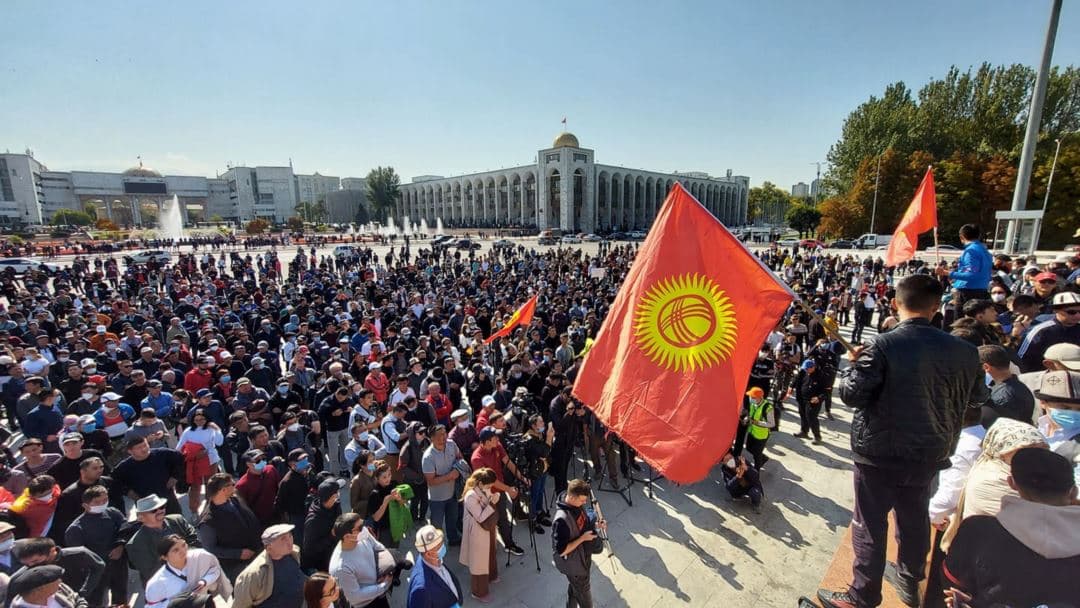 Qirg‘iziston poytaxtidagi namoyishlar tartibsizliklarga aylanib ketdi