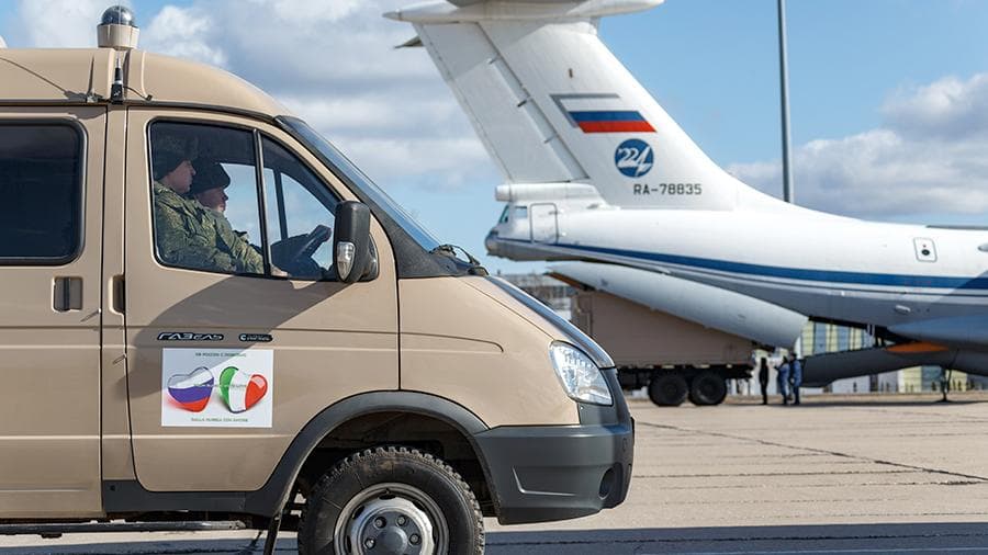 OAV: Italiyada insonparvarlik yordami uchun Putinga tashakkur bildirganlarga pul taklif qilishmoqda
