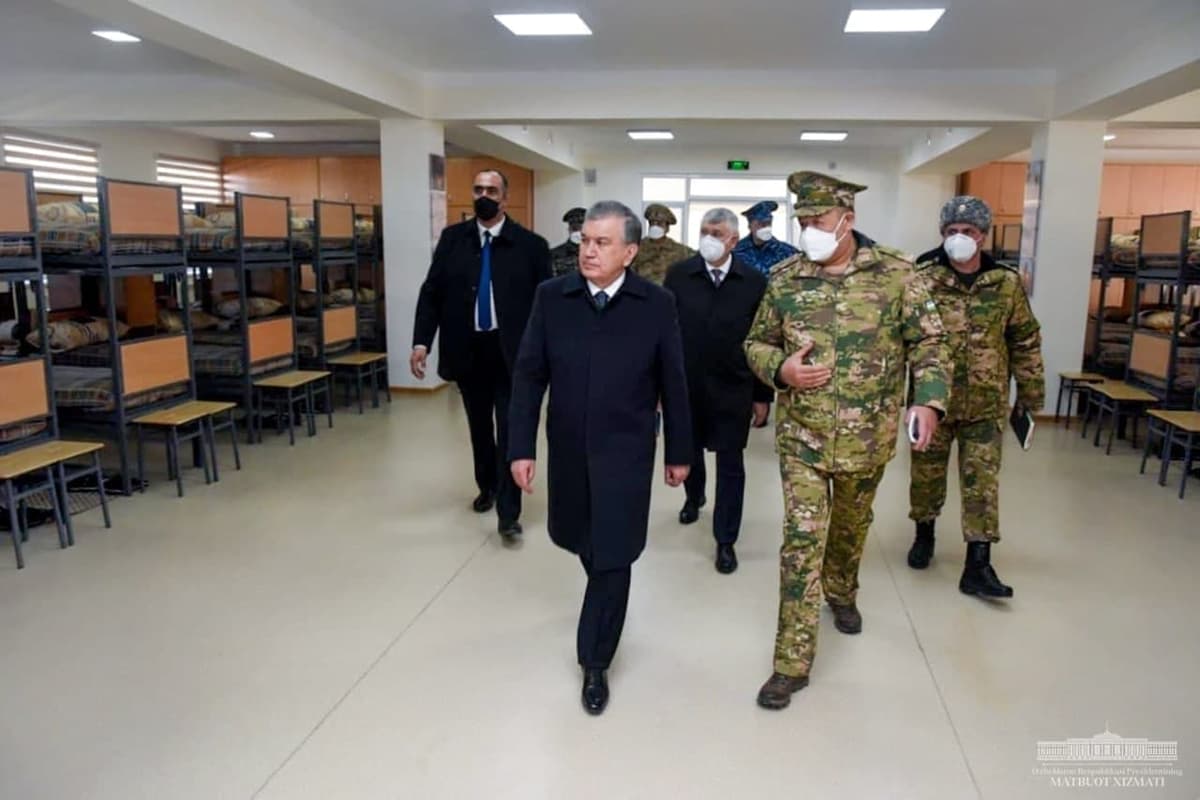 President Mirziyoyev visits military unit in Jizzakh region