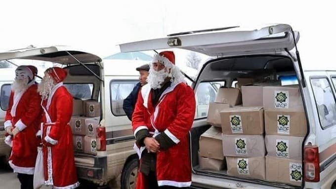 «Vaqf» fondi ehsonlarni Qorbobo yordamida tarqatgan Qumqo‘rg‘on tumani hokimligi mas'ullarini befarosatlikda aybladi