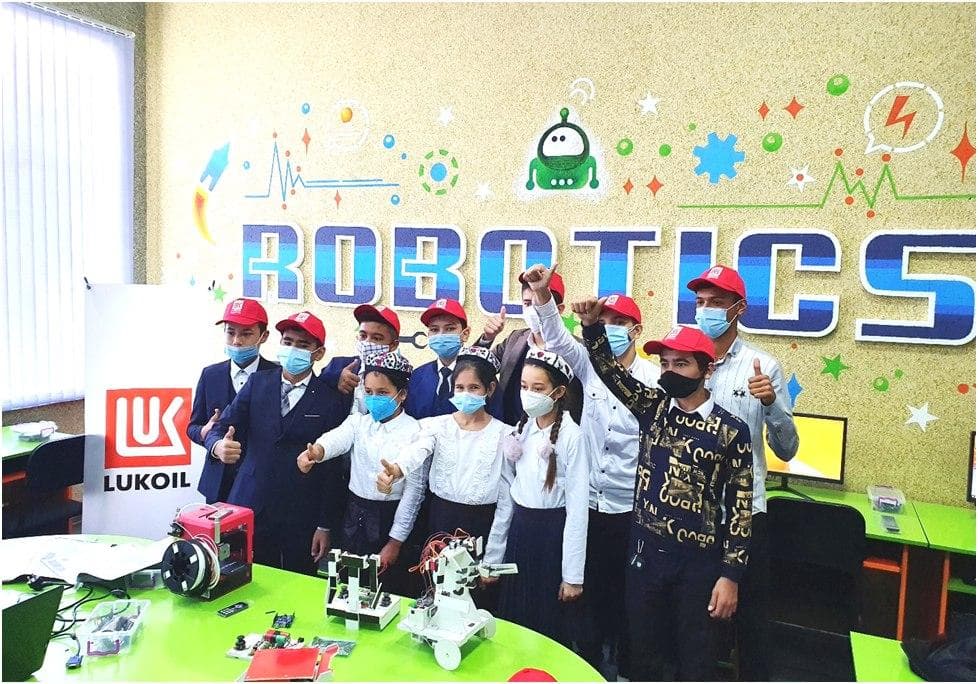 Компания ЛУКОЙЛ подарила классы робототехники школам Карши и Бухары