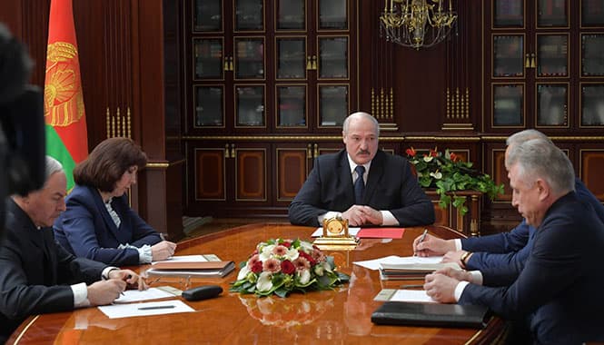 Lukashenko pandemiyani o‘z prezidentlik davrining eng og‘ir damlari deb atadi