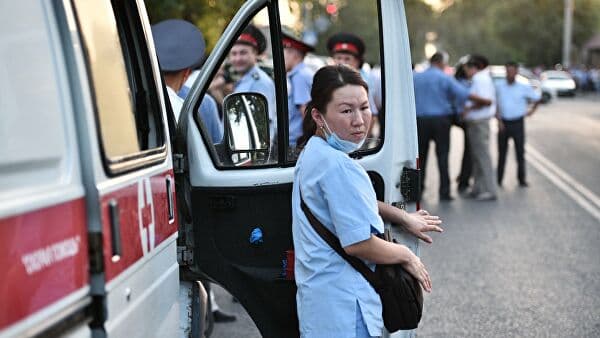 Qirg‘izistonda ta'tildagi barcha shifokorlar ishga chaqirib olinadi