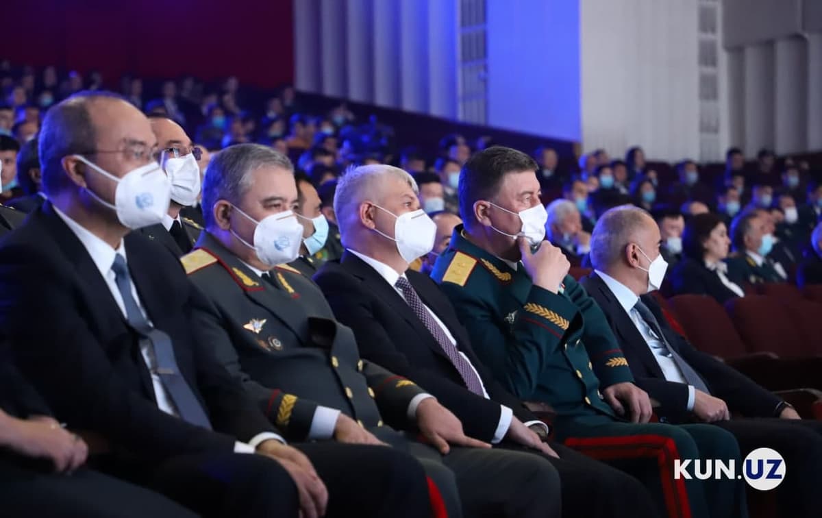 Fotogalereya: Harbiylar va arboblar – Vatan himoyachilari bayramida