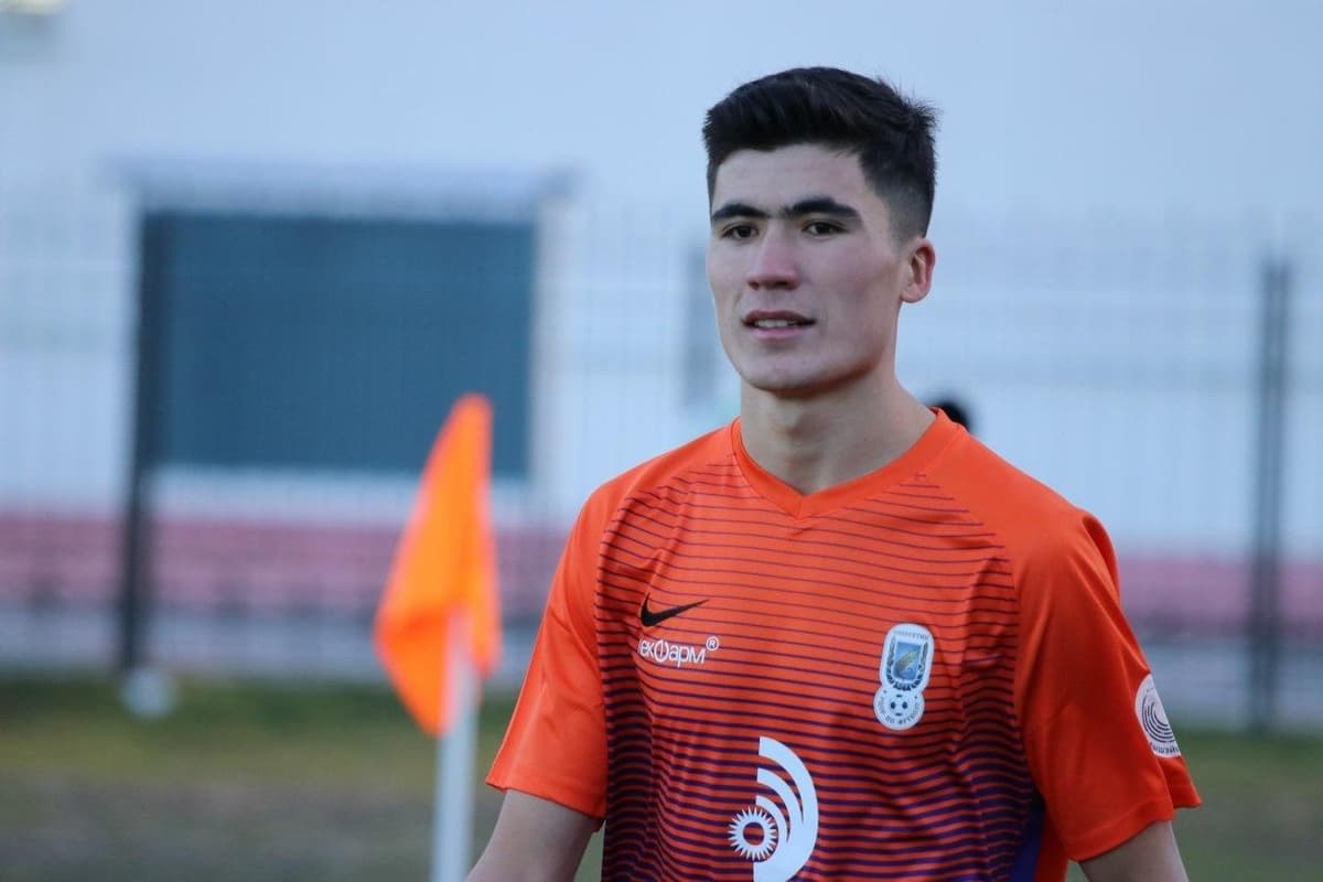 «Koreyani rad etib, Yevropani tanladim». Jasur Yaxshiboyev har kuni poyezdda Toshkentga qatnagani va Arveladze bilan kelishmovchiligi haqida