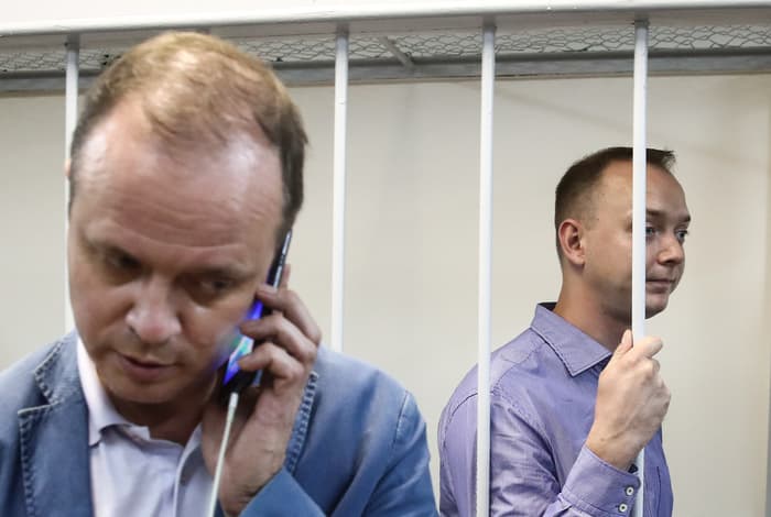 Davlatga xiyonatda ayblanayotgan jurnalist: Rossiyada harbiy mavzularda qalam tebratgan Safronovni FXX hibsga oldi