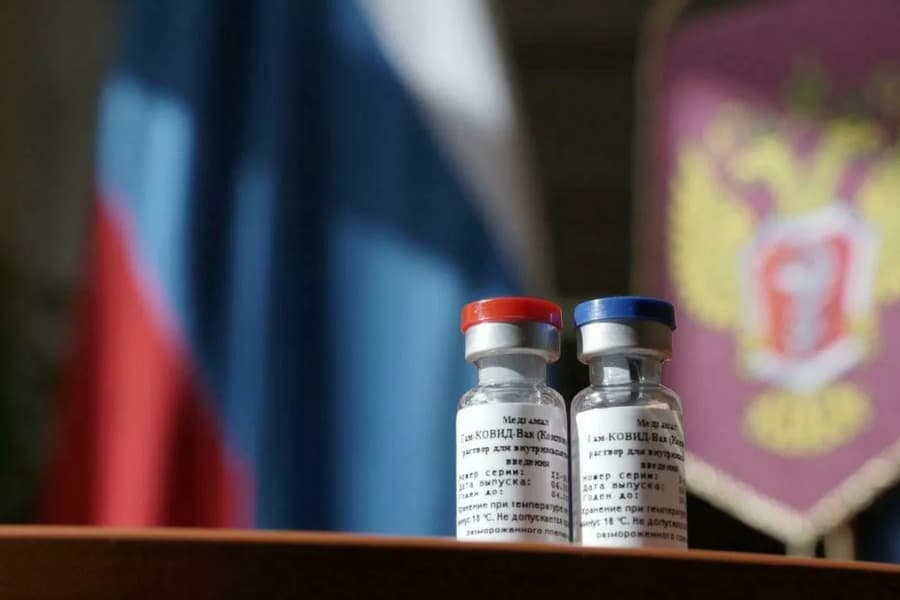 В Европе отказались использовать российскую и китайскую вакцину