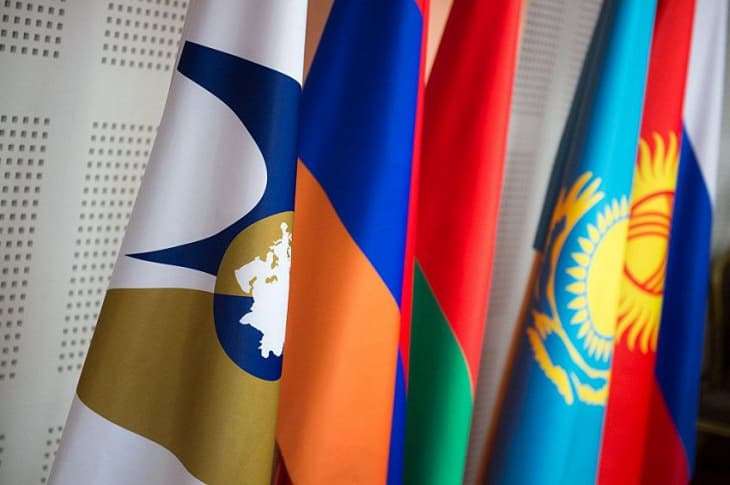 Ekspert O‘zbekistonning YeOIIdagi maqomi to‘g‘risidagi qarorni «oltin o‘rtalik» deb atadi