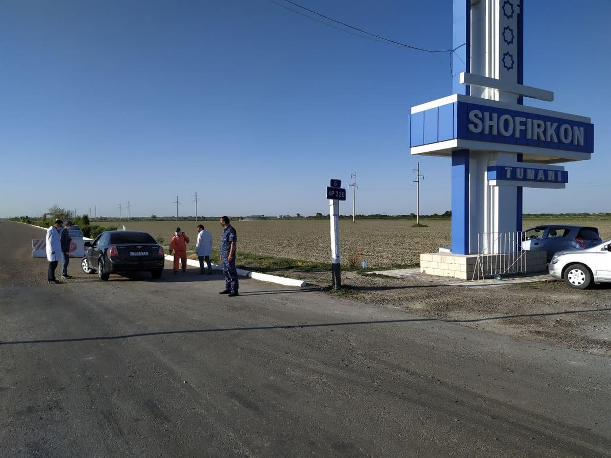 В Бухарской области закрыли въезд и выезд в одном из районов