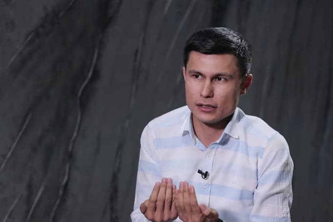 «Ular bu faoliyatning o‘ziga xos jihatlaridan bexabar». Xushnudbek Xudoyberdiyev sudyalar va advokatlarni jurnalistikaga o‘qitishni taklif qildi