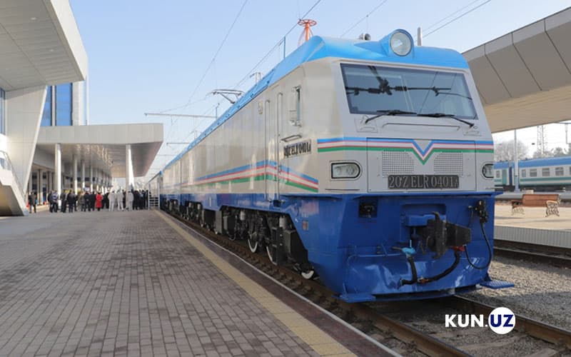 Xitoydan buyurtma qilingan yangi elektrovozlarning dastlabki partiyasi yetib keldi