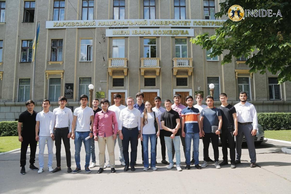 Uchuvchilik, yuristlik, arxitektorlik va 100dan ortiq soha bo‘yicha qisqa muddat ichida Ukrainaning yetakchi universitetlari talabasi bo‘ling!