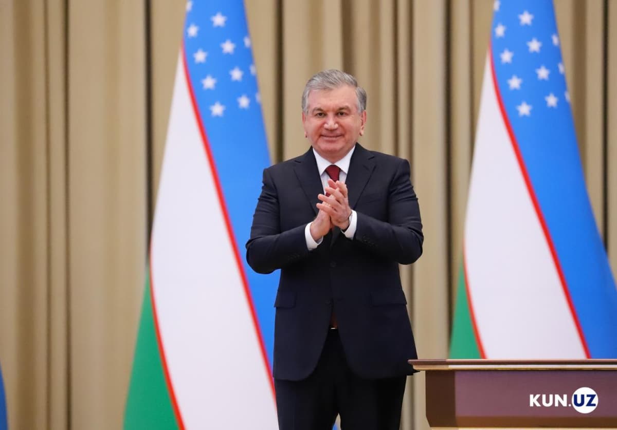 Prezident bir guruh o‘qituvchi va murabbiylarni davlat mukofotlari bilan taqdirladi