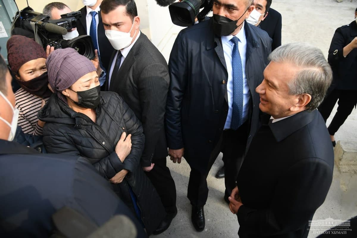Shavkat Mirziyoyev kutilmaganda Farg‘onadagi mahallalardan biriga tashrif buyurdi