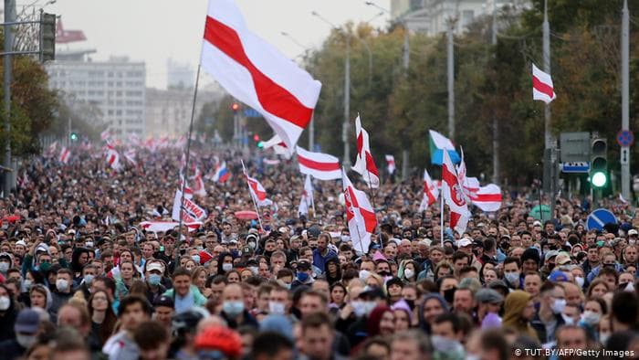 АҚШнинг Минскдаги элчихонаси америкаликларни Беларусни тарк этишга чақирди