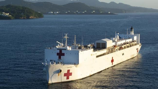 Koronavirusdan katta talofat ko‘rayotgan Nyu-Yorkka suzuvchi gospital yo‘l oldi