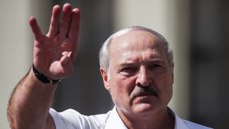 Lukashenko prezident lavozimidan qachon ketishini aytdi