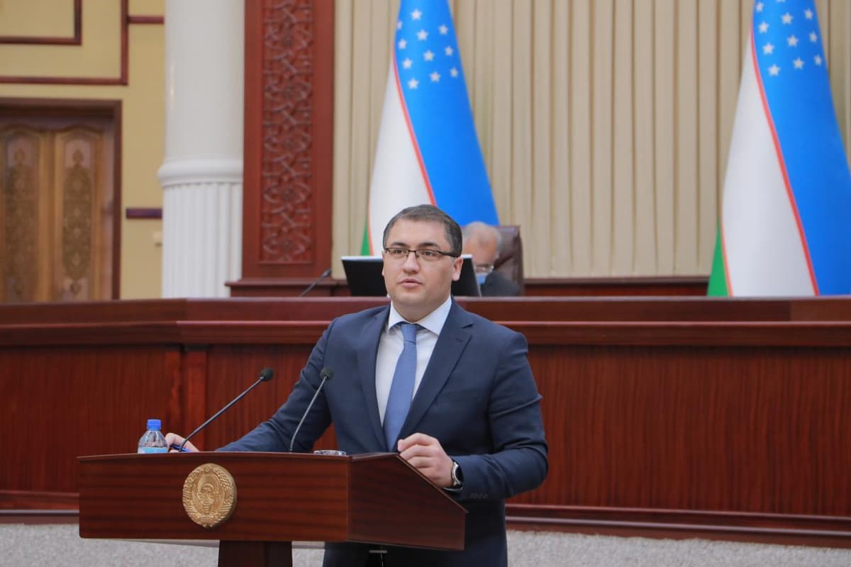 Парламентда Адлия вазири вазирлик томонидан ишлаб чиқилган қонун лойиҳасини тақдим қилди