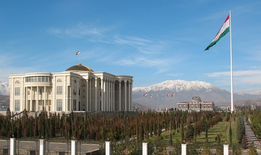 Tojikiston Xitoydan qarz majburiyatlari bo‘yicha yengillik taqdim etishni so‘radi