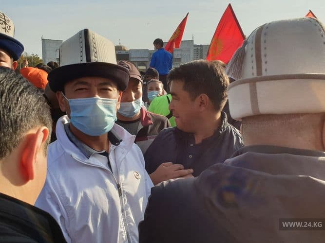 В Бишкеке начались протесты против итогов парламентских выборов