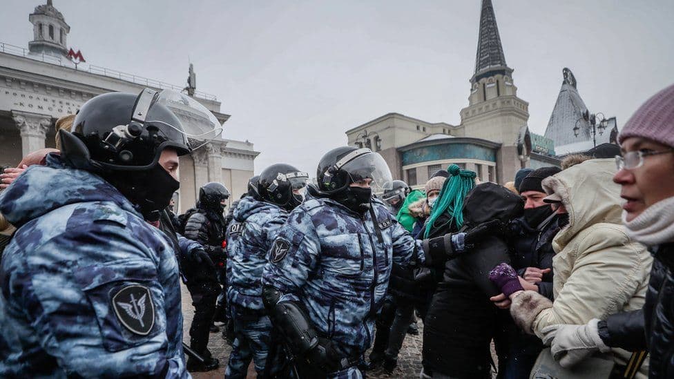 Rossiya uch nafar yevropalik diplomatni mamlakatdan chiqarib yuboradi