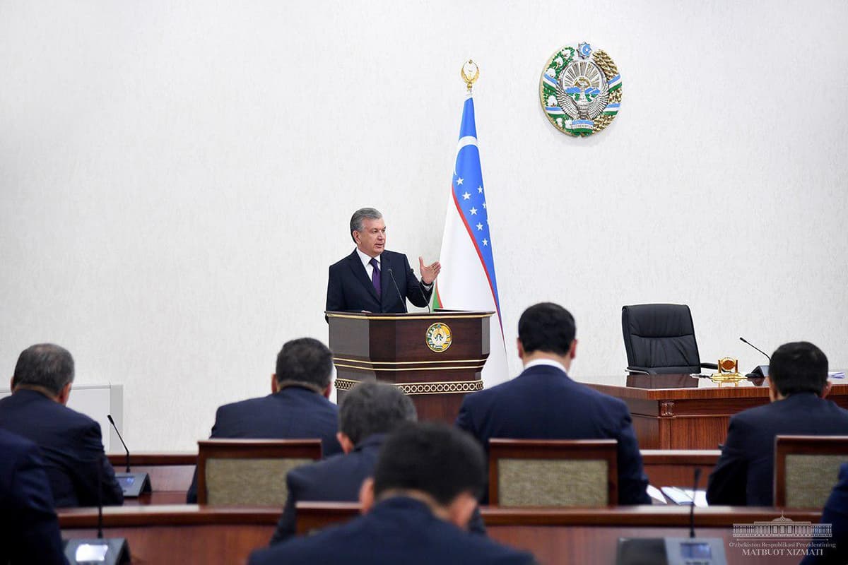 Мирзиёев: «Мы должны постепенно ослаблять карантинный режим»