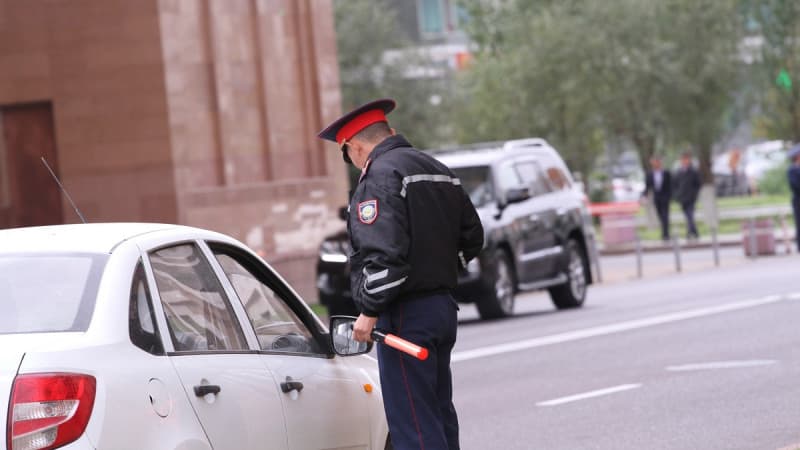 Qozog‘istonda haydovchilik guvohnomasisiz mashina boshqarishga ruxsat berildi