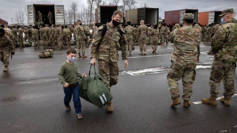 АҚШ Конгресси Трампнинг тақиқига қарамай, ҳарбий бюджетни қабул қилди