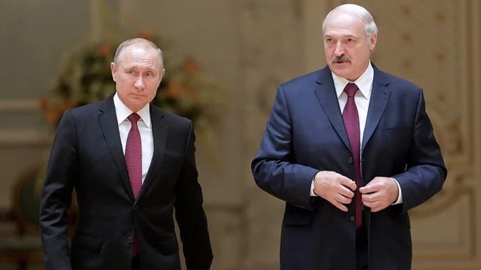 Путин и Лукашенко обсудили по телефону ситуацию в Беларуси