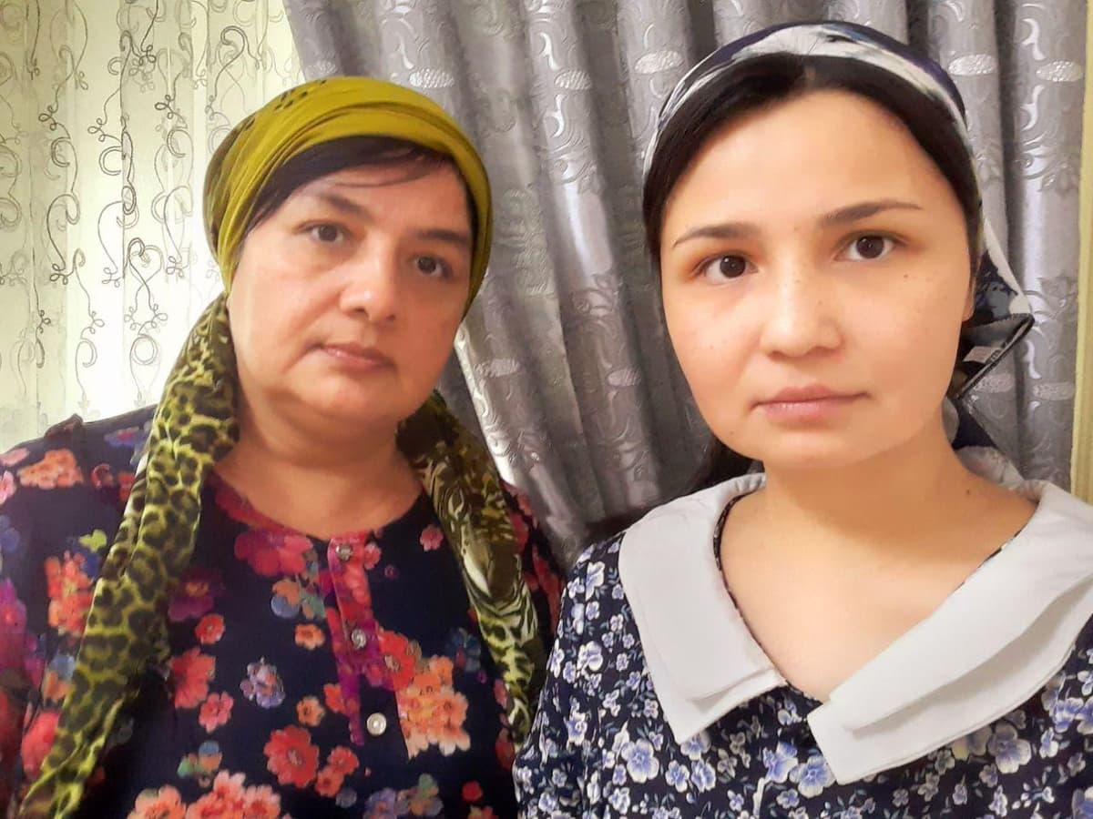 Vazir va hukumat vakillari koronavirusdan vafot etgan shifokor oilasini yo‘qladi. Marhumning yaqinlariga kompensatsiya to‘lab berildi