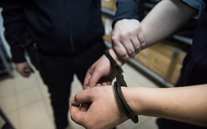 В Краснодаре узбекистанец ограбил салон сотовой связи