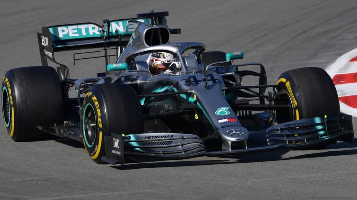 Formula-1: Lyuis Hemilton navbatdagi g‘alabani qo‘lga kiritdi