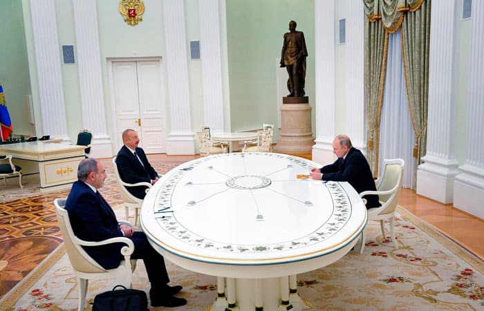 Кремлда Россия, Озарбойжон ва Арманистон етакчилари ўртасидаги музокаралар 4 соат давом этди