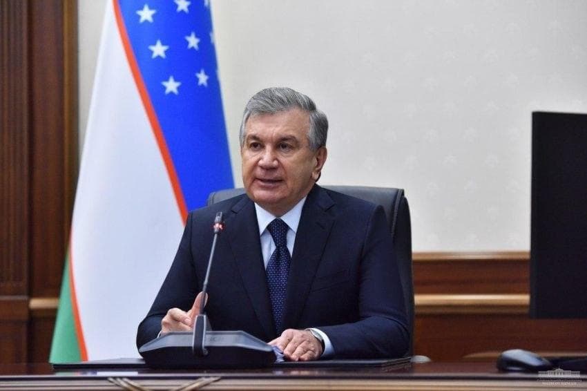Мирзиёев: «Пандемия требует ограничить проведение массовых собраний и гуляний в День независимости»