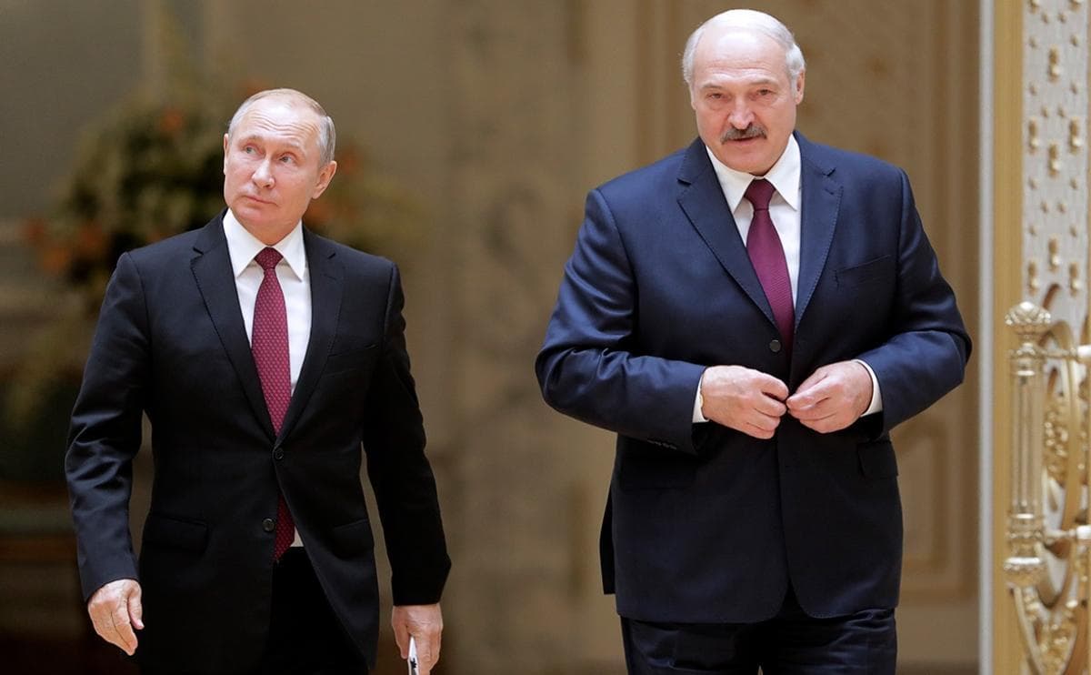 «Agar belaruslar dosh berolmasa, bu to‘lqin u tomon siljiydi»: Lukashenko Belarusdagi vaziyatni Putin bilan muhokama qilmoqchi