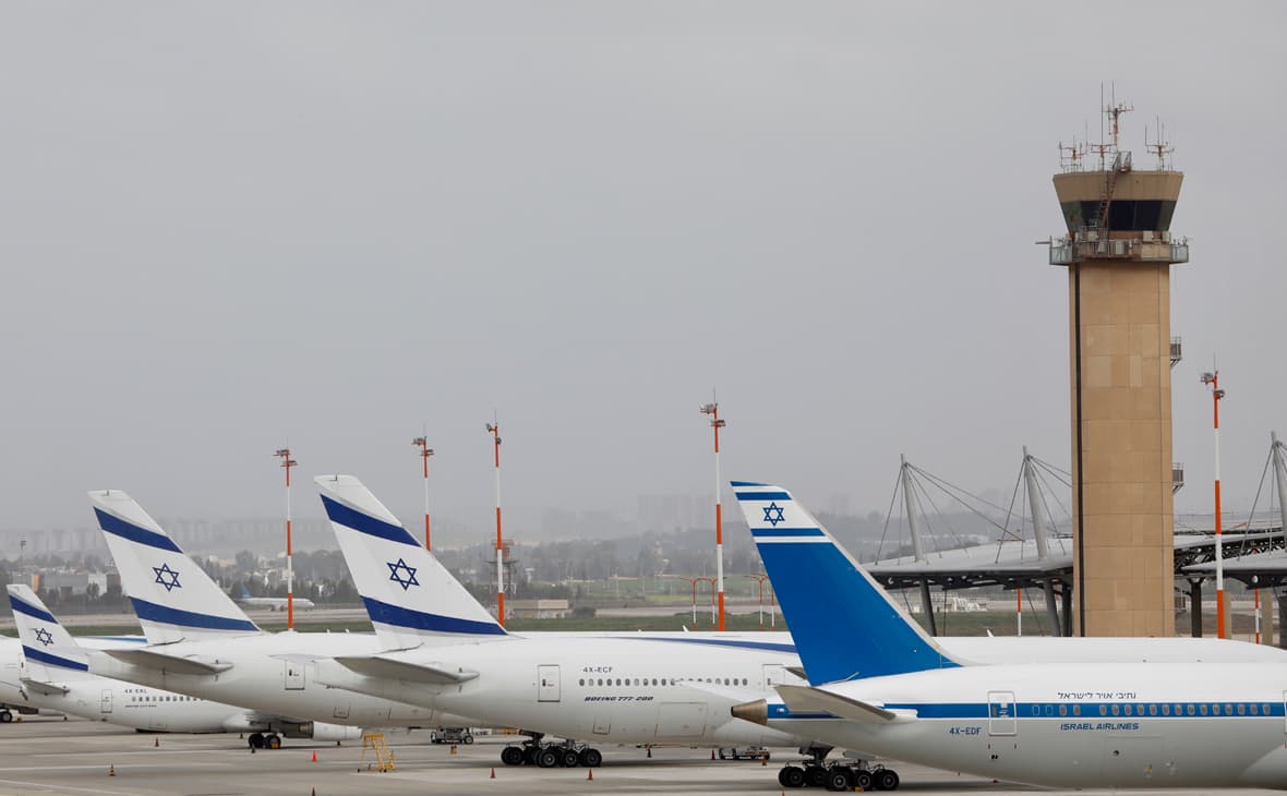 Isroil koronavirusning yangi turlari sababli bir haftaga xalqaro aviaaloqani to‘xtatadi