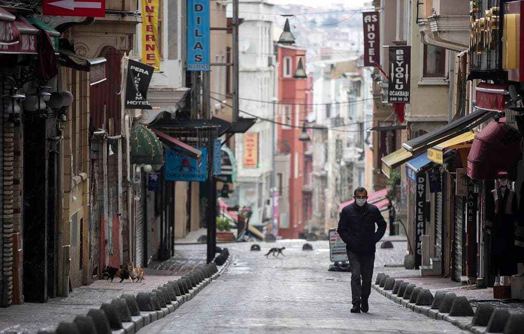 Turkiyada 20 yoshdan kichiklarga ko‘chaga chiqish taqiqlandi